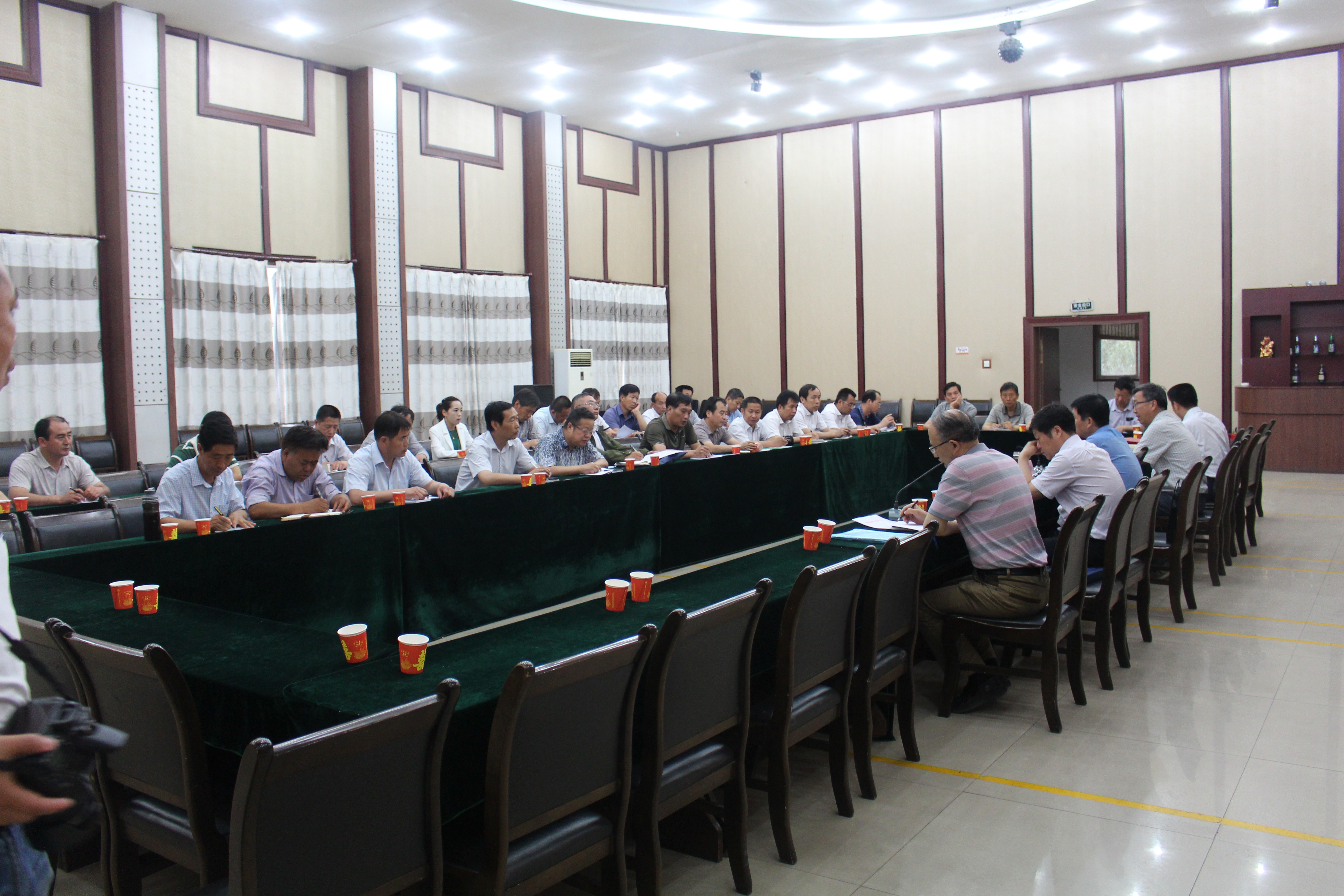 省農(nóng)墾集團(tuán)召開三夏、防汛工作會議