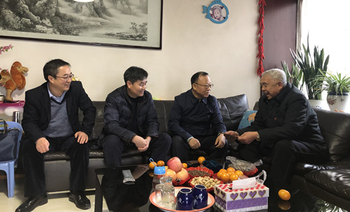 油脂集團(tuán)開展“春節(jié)走訪慰問(wèn)困難黨員、困難職工”活動(dòng)