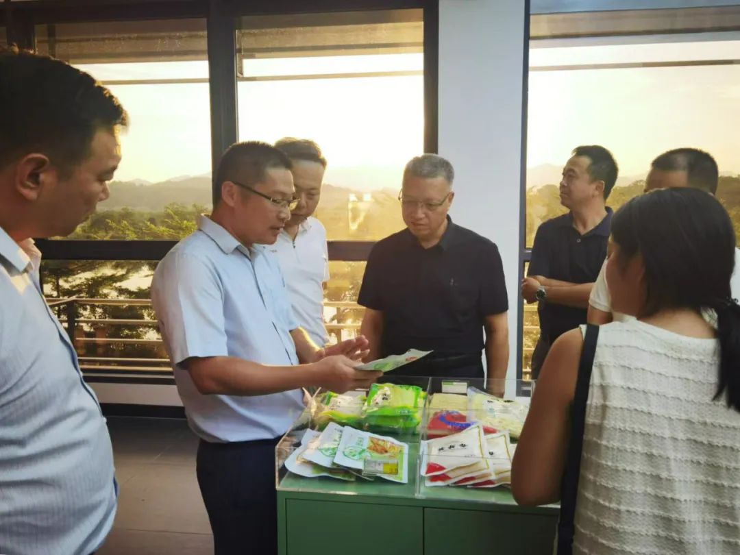 劉利民拜訪清遠(yuǎn)市市長溫文星并實地調(diào)研農(nóng)特產(chǎn)業(yè)