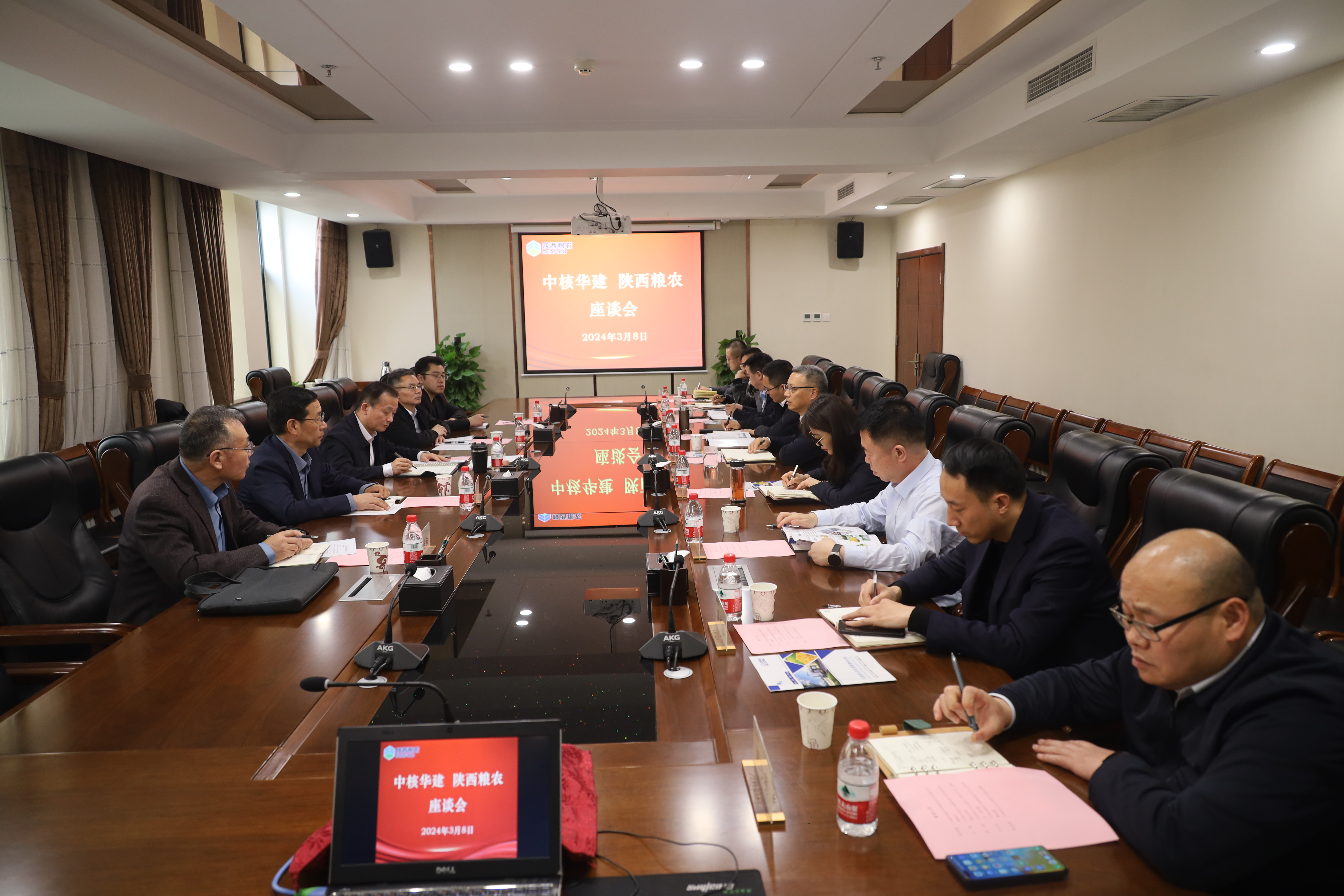 中核華建資產(chǎn)管理公司黨委書記、董事長夏軍堂一行到集團(tuán)交流合作